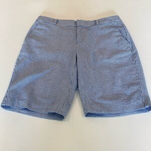 Banana Republic Women’s Size 2 seersucker Bermuda shorts